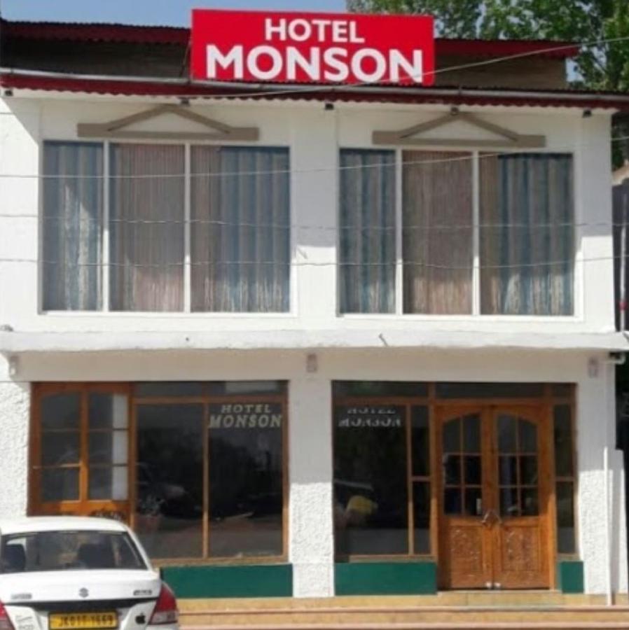 Hotel Monson Srīnagar Eksteriør billede